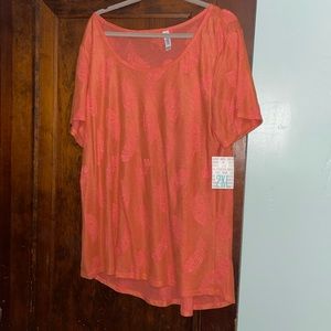 Woman’s LulaRoe Top size L NWT